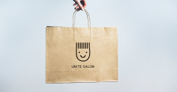 Concept de conception de sac à main cadeau dans un style simple: du matériau à la couleur, montrant une esthétique simple